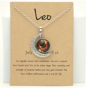 NWT Leo Silver-Tone 1.5" Glass Moon Pendant 18-20" Necklace